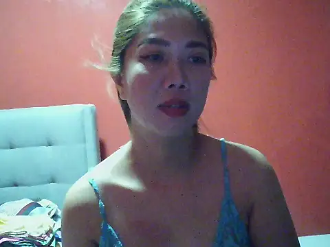 Snapshot of Cutie-Smile chatting on May 12, 2026, 8:37 pm Cutie-Smile online show from May 12, 2026, 8:37 pm