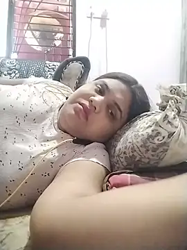 hotsilk21 online show from May 14, 2026, 9:28 am