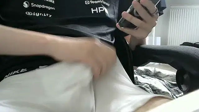 M19ans online show from May 31, 2026, 3:07 pm