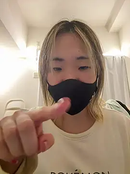 MITUKI0707 online show from April 13, 2026, 10:25 pm