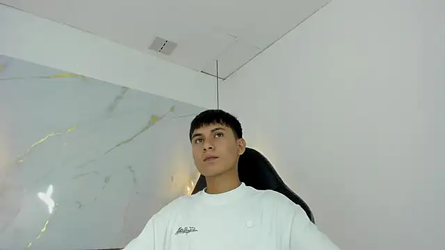 SantiagoCool online show from April 13, 2026, 7:29 pm