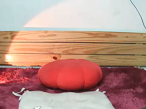 Selena-2K online show from April 16, 2026, 10:27 am