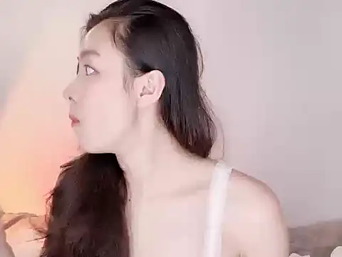 Snapshot of umii_ chatting on July 4, 2026, 6:45 pm umii online show from July 4, 2026, 6:45 pm