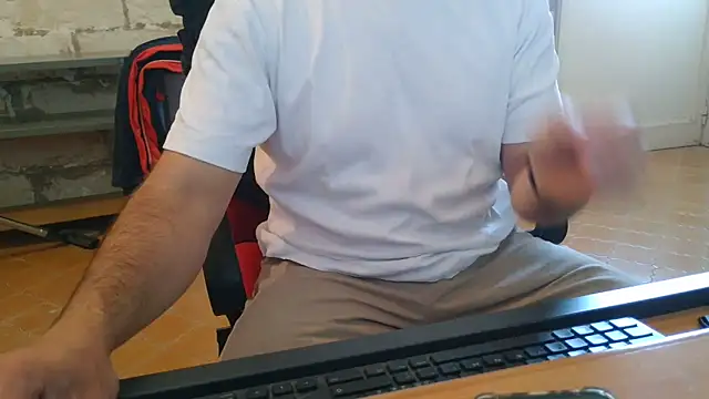 Snapshot of brunosso85ita chatting on April 21, 2026, 7:15 am brunosso85ita online show from April 21, 2026, 7:15 am