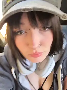 virusDoll online show from June 3, 2026, 10:49 am