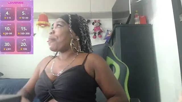 Snapshot of hotbrunettecasandra chatting on October 3, 2025, 11:56 am hotbrunettecasandra online show from October 3, 2025, 11:56 am