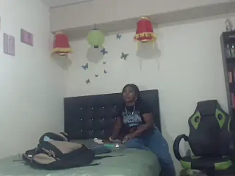 Snapshot of hotbrunettecasandra chatting on February 11, 2025, 10:25 am hotbrunettecasandra online show from February 11, 2025, 10:25 am