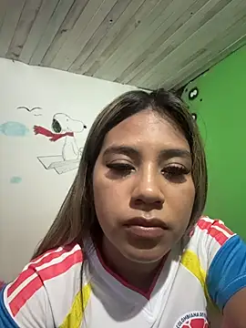 Snapshot of Kimmiebellarie chatting on June 27, 2026, 11:00 pm Kimmiebellarie online show from June 27, 2026, 11:00 pm