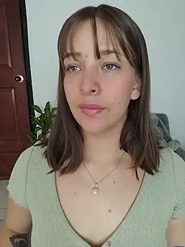 Snapshot of Mari_Rouse chatting on May 15, 2026, 1:20 pm Mari Rouse online show from May 15, 2026, 1:20 pm