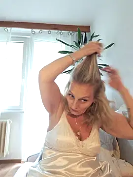 Snapshot of Blond_lady_czech chatting on July 14, 2026, 3:40 pm Blond lady czech online show from July 14, 2026, 3:40 pm