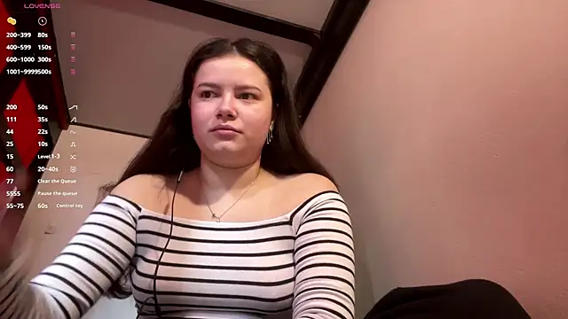 LonnaVandal online show from April 14, 2026, 10:53 am