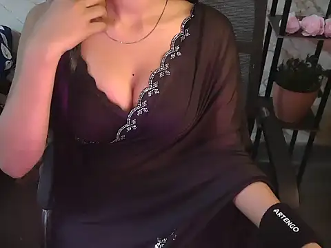 shreya    online show from April 17, 2026, 6:16 am