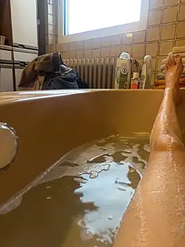 Jdlely online show from April 12, 2026, 5:49 pm