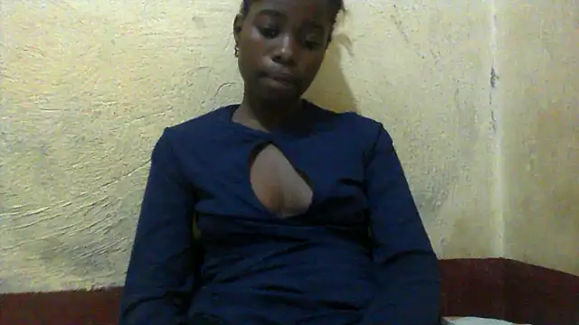 Snapshot of Rerpuss1 chatting on July 7, 2026, 4:37 am Rerpuss1 online show from July 7, 2026, 4:37 am