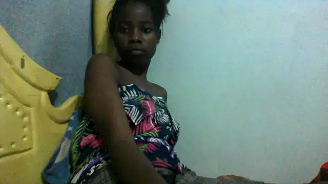 Snapshot of Rerpuss1 chatting on June 11, 2026, 12:43 am Rerpuss1 online show from June 11, 2026, 12:43 am