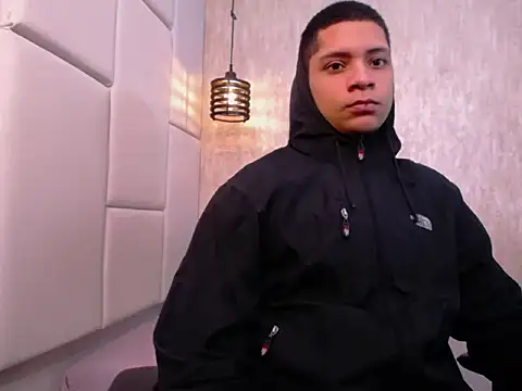 Axel marcus online show from April 15, 2026, 7:51 pm