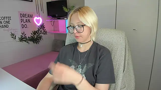 Snapshot of Neko_Sora chatting on May 18, 2026, 10:58 pm Neko Sora online show from May 18, 2026, 10:58 pm