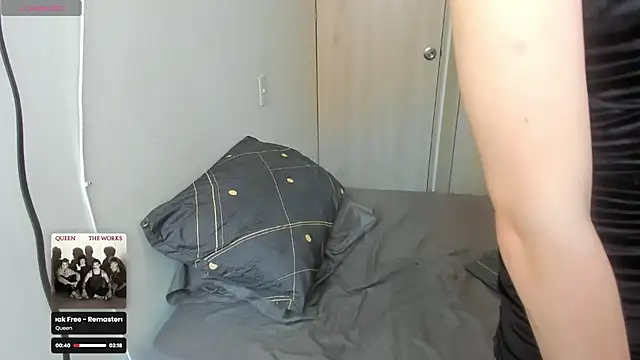 YourGothFemboy online show from April 14, 2026, 12:10 pm