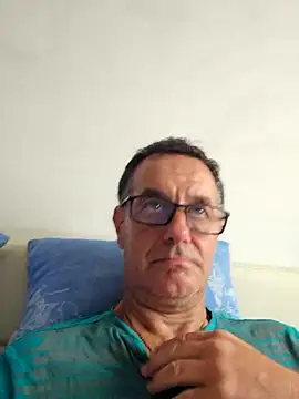 Snapshot of loulouferrari chatting on May 30, 2026, 1:06 pm loulouferrari online show from May 30, 2026, 1:06 pm