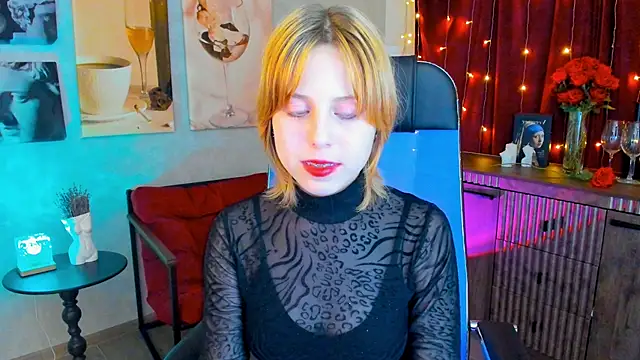 VivienneHebert online show from April 29, 2026, 9:57 am