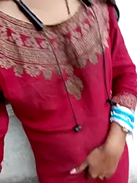 Snapshot of Miss_Divyaa chatting on May 4, 2026, 12:47 am Miss Divyaa online show from May 4, 2026, 12:47 am