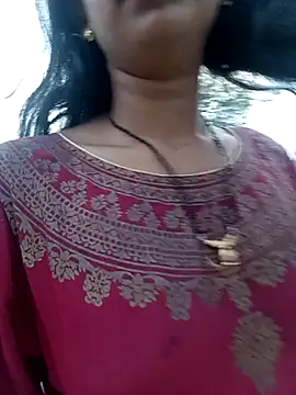 Snapshot of Miss_Divyaa chatting on May 5, 2026, 11:52 pm Miss Divyaa online show from May 5, 2026, 11:52 pm