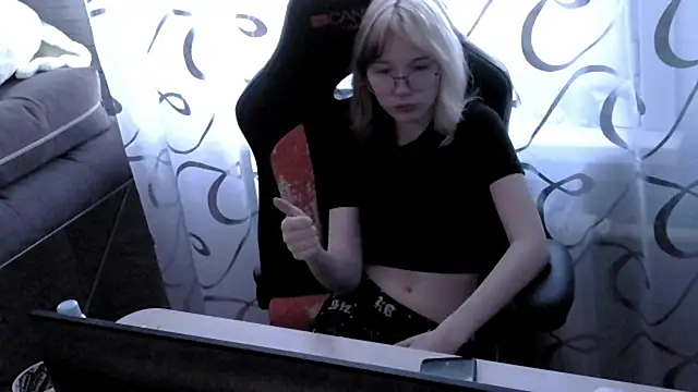 Vi Nika online show from April 15, 2026, 1:48 pm