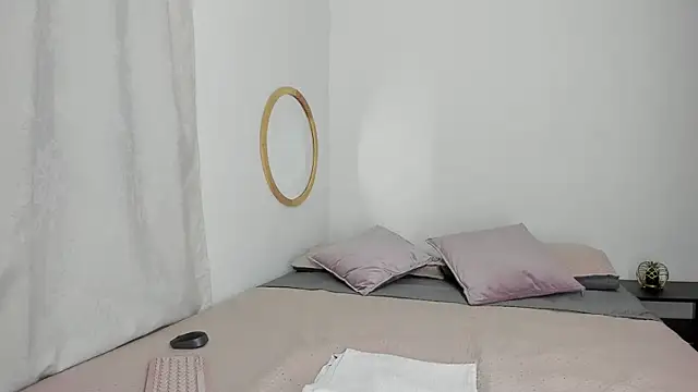 kendallhexx online show from April 16, 2026, 9:39 pm