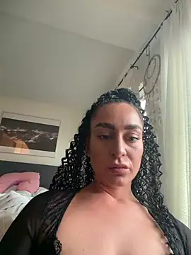 Snapshot of CurlyRouge chatting on June 8, 2026, 3:34 pm CurlyRouge online show from June 8, 2026, 3:34 pm