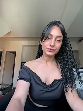 Snapshot of CurlyRouge chatting on May 20, 2026, 2:25 pm CurlyRouge online show from May 20, 2026, 2:25 pm
