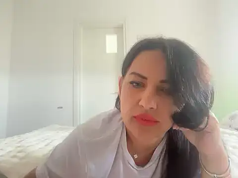 Snapshot of SeleneVane chatting on July 4, 2026, 11:38 am SeleneVane online show from July 4, 2026, 11:38 am