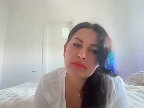 Snapshot of SeleneVane chatting on June 27, 2026, 9:37 am SeleneVane online show from June 27, 2026, 9:37 am