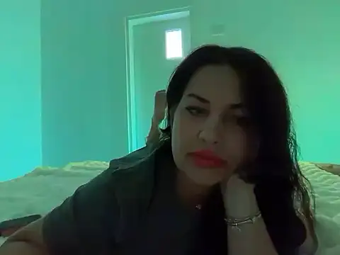 Snapshot of SeleneVane chatting on August 8, 2026, 8:27 pm SeleneVane online show from August 8, 2026, 8:27 pm