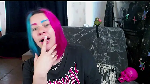 Neon Baddie online show from April 19, 2026, 9:54 am