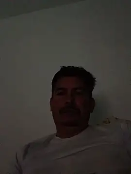 Snapshot of Fys82 chatting on May 26, 2026, 3:48 am Fys82 online show from May 26, 2026, 3:48 am