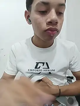Snapshot of curious_straight_guy chatting on May 27, 2026, 2:08 am curious straight guy online show from May 27, 2026, 2:08 am