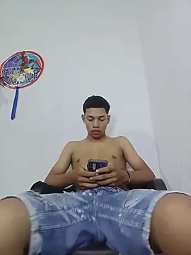 Snapshot of curious_straight_guy chatting on May 2, 2026, 1:55 am curious straight guy online show from May 2, 2026, 1:55 am
