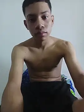 Snapshot of curious_straight_guy chatting on April 23, 2026, 2:29 am curious straight guy online show from April 23, 2026, 2:29 am