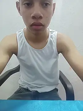 Snapshot of curious_straight_guy chatting on July 8, 2026, 1:45 pm curious straight guy online show from July 8, 2026, 1:45 pm