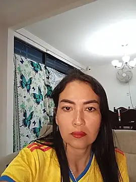 Snapshot of LuluDream chatting on June 18, 2026, 12:09 am LuluDream online show from June 18, 2026, 12:09 am