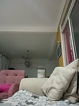 Snapshot of LuluDream chatting on July 2, 2026, 2:23 am LuluDream online show from July 2, 2026, 2:23 am