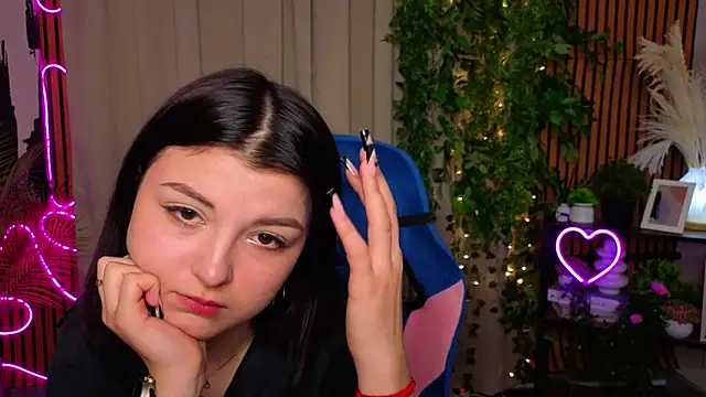 RuthRobinson online show from April 18, 2026, 1:57 pm