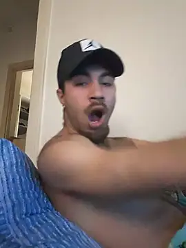 yaris004 online show from April 22, 2026, 5:58 am