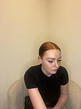 Snapshot of MiraVoss18 chatting on April 21, 2026, 5:08 pm MiraVoss18 online show from April 21, 2026, 5:08 pm