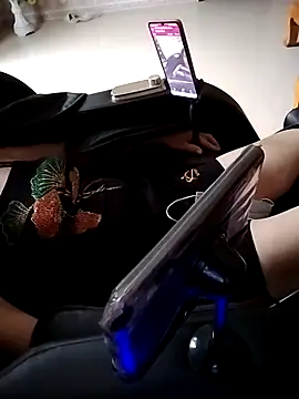 ALonmill online show from April 17, 2026, 10:51 am