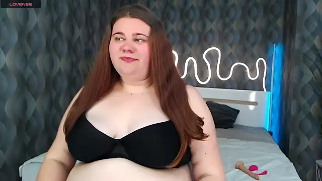 Bella Blvck online show from April 30, 2026, 5:42 pm