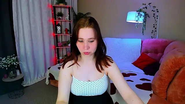 Snapshot of MooonlightSky chatting on July 3, 2026, 4:35 pm MooonlightSky online show from July 3, 2026, 4:35 pm