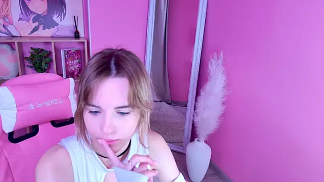 Tessa Shy  online show from June 2, 2026, 1:44 pm