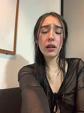 NickieCute- online show from April 16, 2026, 9:50 pm