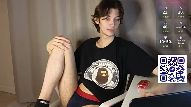 Snapshot of swaggenjoyer chatting on June 16, 2026, 8:20 pm swaggenjoyer online show from June 16, 2026, 8:20 pm